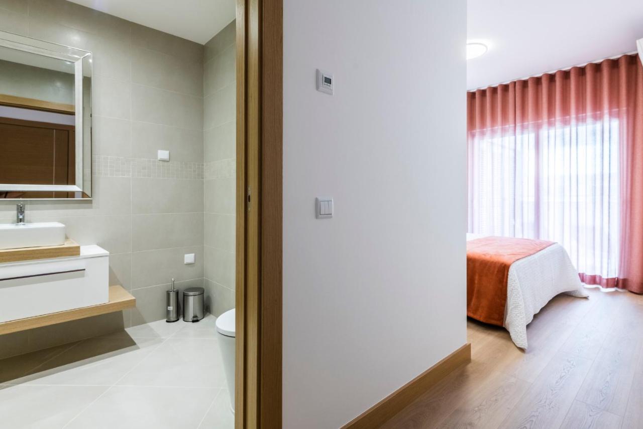 Coolhouses Lagos, 2 Bed Stylish City Flat, Rooftop Shared Pool, Clayheart Exterior photo