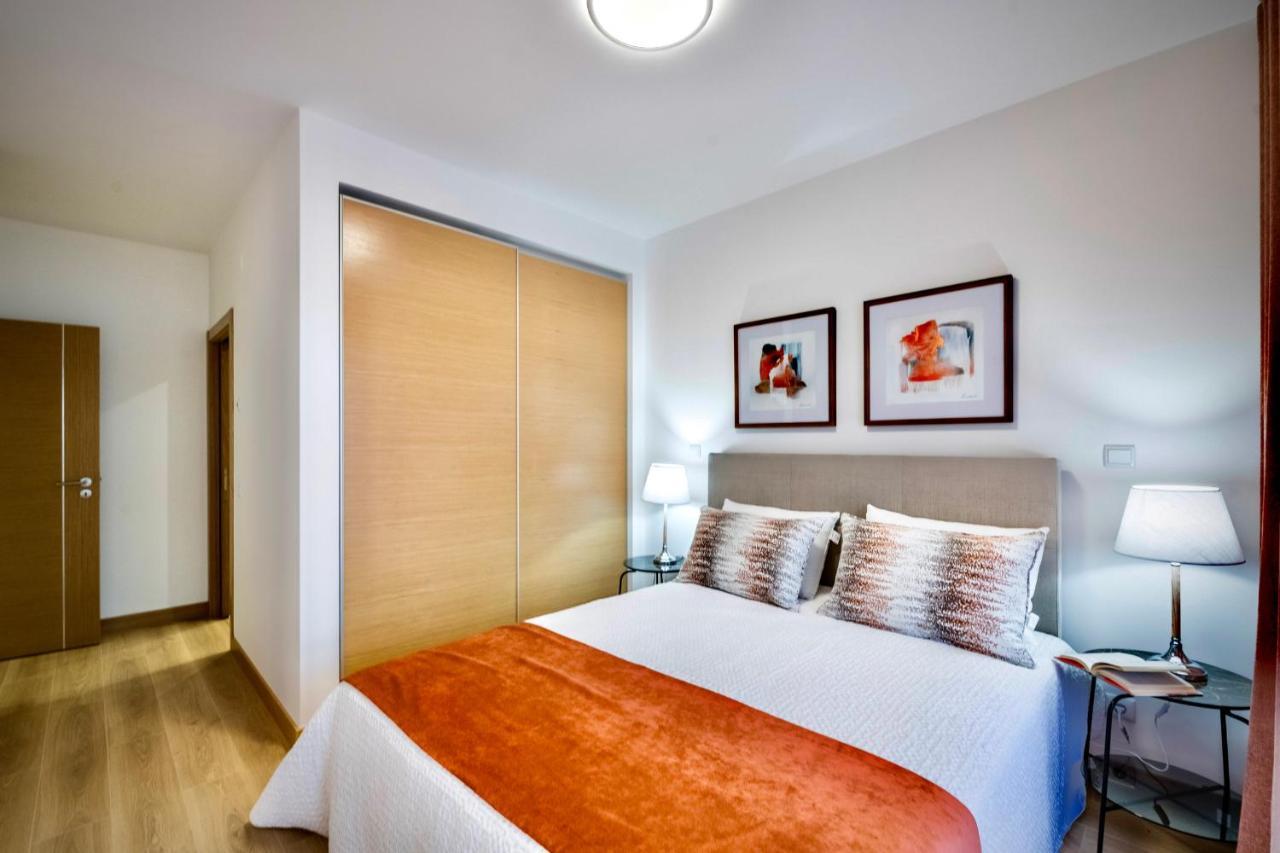 Coolhouses Lagos, 2 Bed Stylish City Flat, Rooftop Shared Pool, Clayheart Exterior photo